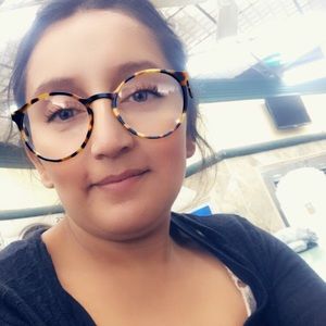 Meet your Posher, Idalia